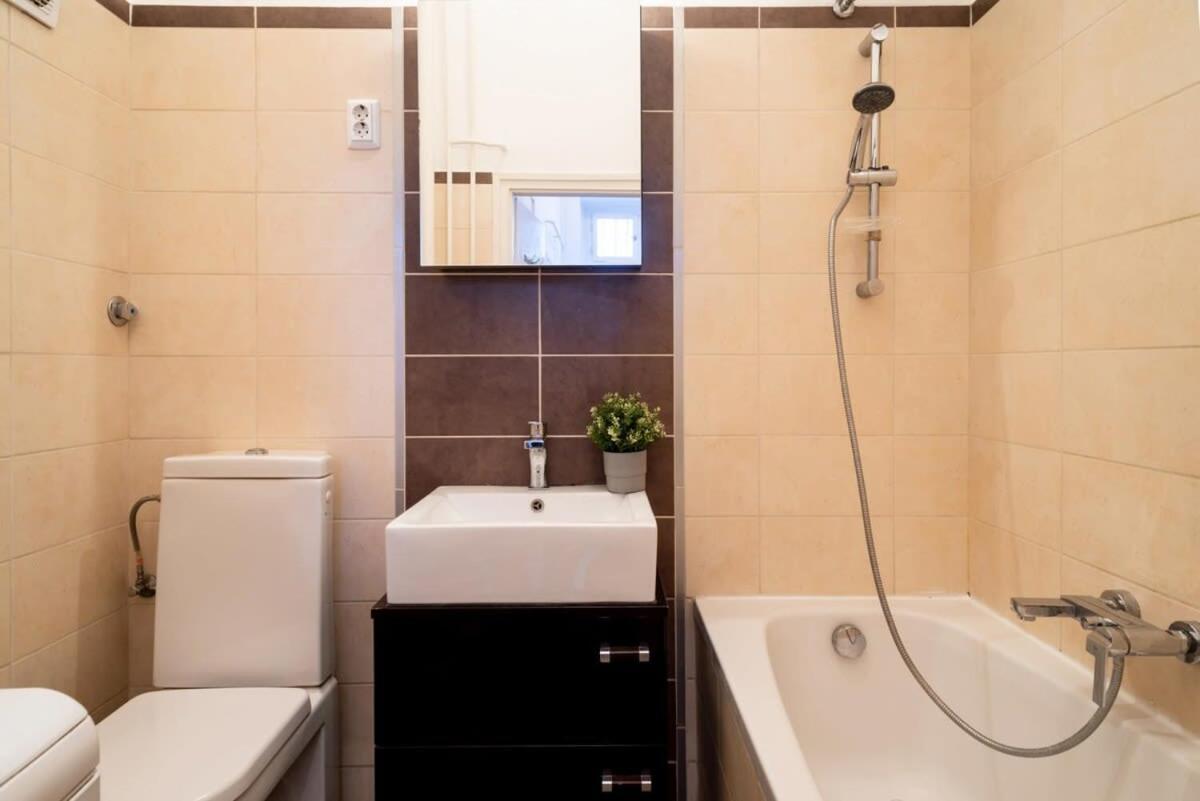 Lovely Downtown Apartment Close To The Basilica Budapest Eksteriør billede