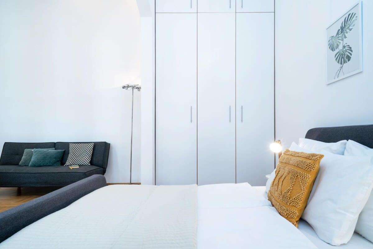 Lovely Downtown Apartment Close To The Basilica Budapest Eksteriør billede
