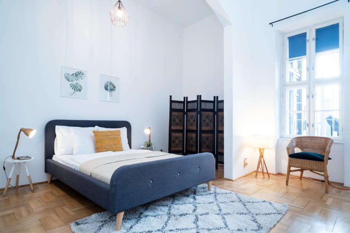 Lovely Downtown Apartment Close To The Basilica Budapest Eksteriør billede