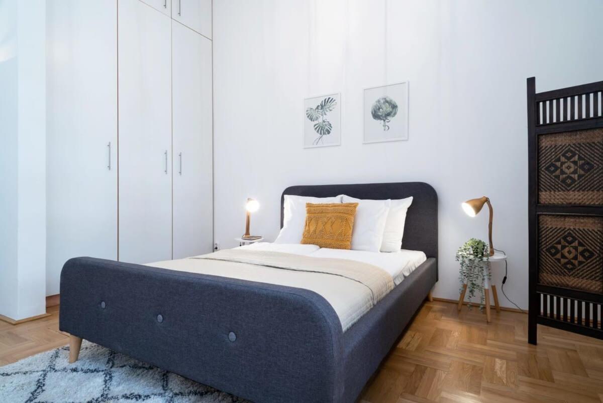 Lovely Downtown Apartment Close To The Basilica Budapest Eksteriør billede