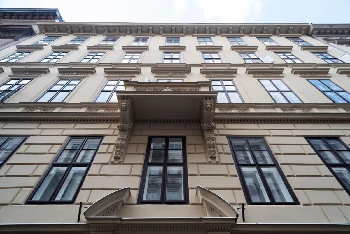 Lovely Downtown Apartment Close To The Basilica Budapest Eksteriør billede